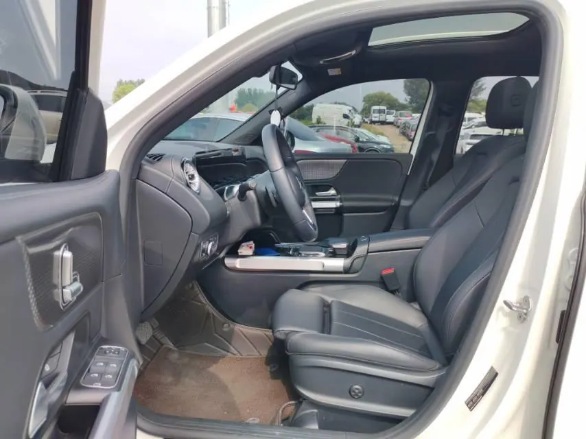 Mercedes Benz 2023 GLB 220 2.0T Dynamic Automatic 4