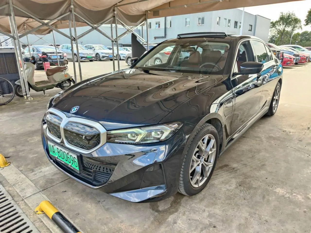 BMW 2024 i3 eDrive 35 L automatic gear - View 1