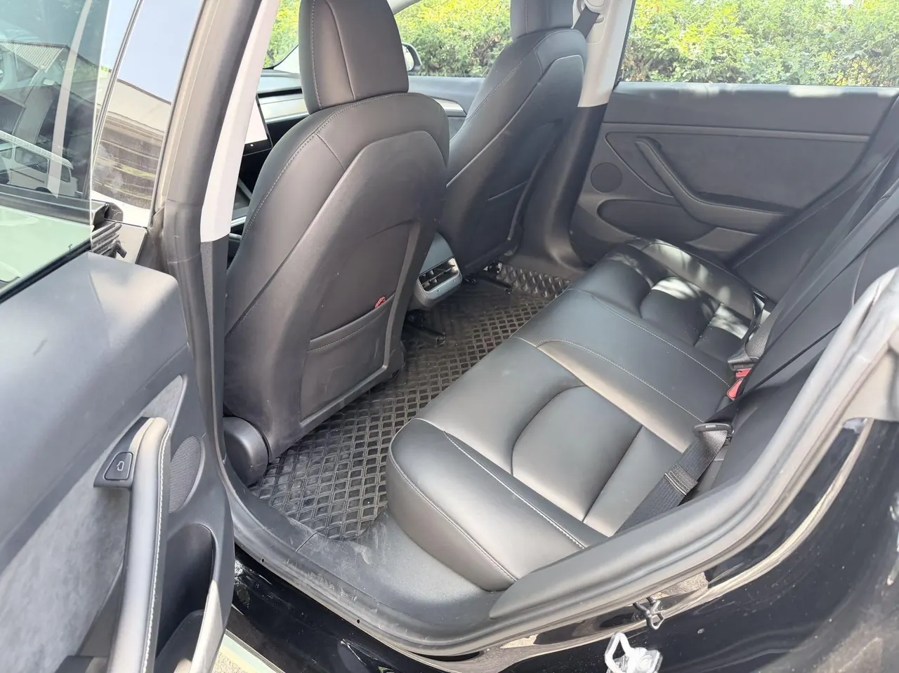 Tesla 2022 Model 3 rear-wheel drive version of automatic transmission 5