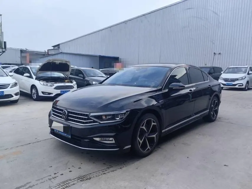 Volkswagen 2023 Magotan 2.0TSI 330TSI 2 million Commemorative Luxury Automatic Gear - View 1