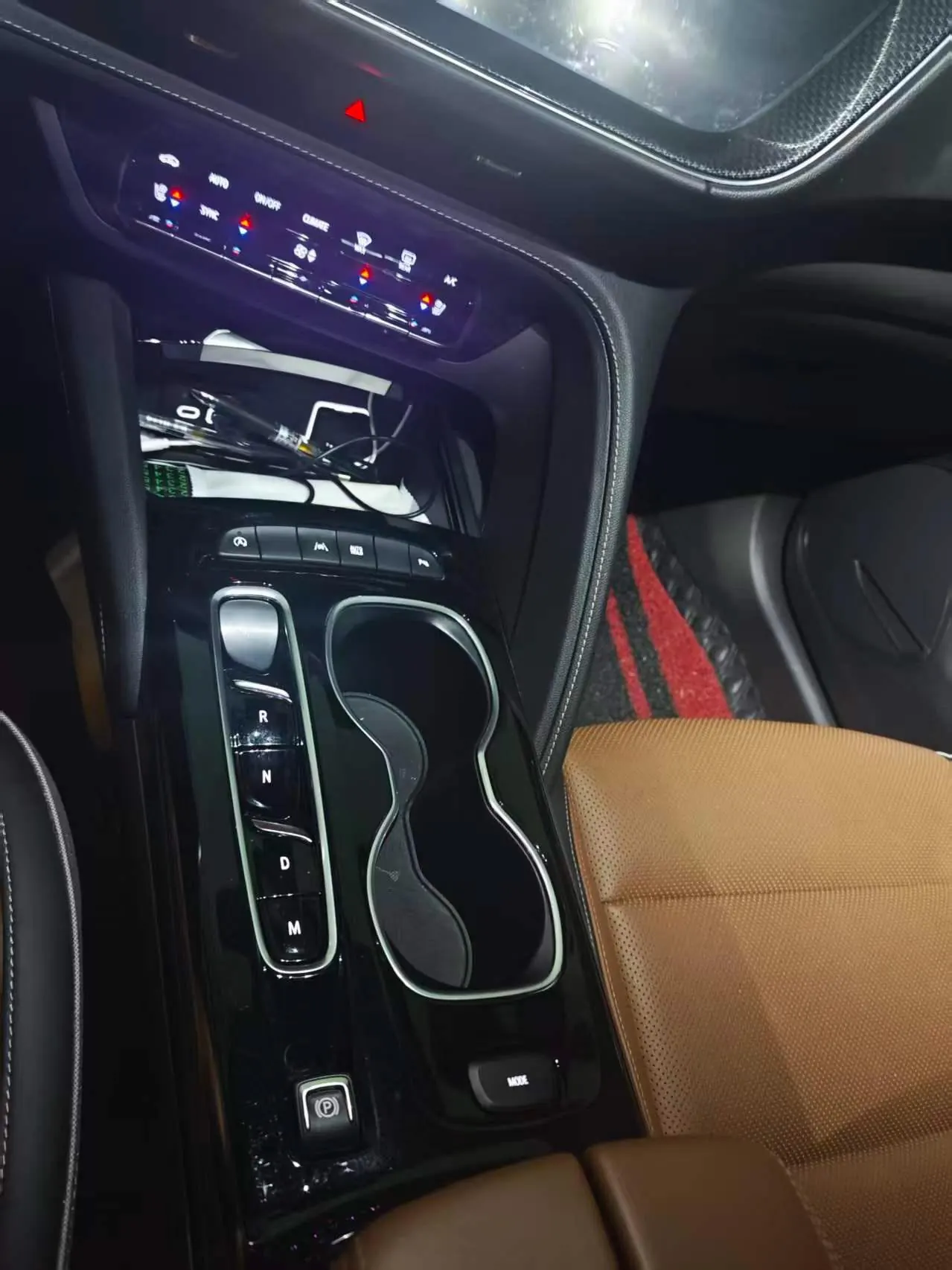 Buick 2020 Angkewei S 2.0T 652T Two-Drive Limited S Sports Edition Automatic Gear 4