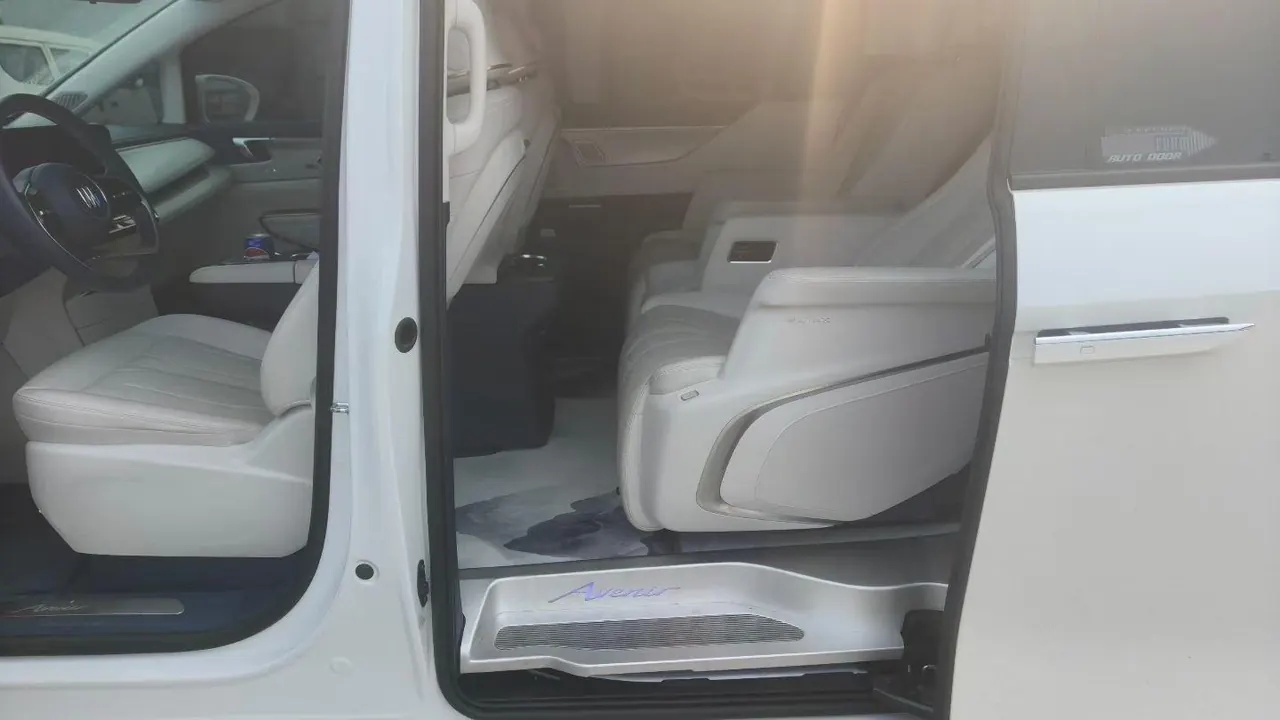 Buick 2024 GL8 Lu Zun PHEV 1.5T Luxury Edition 6-seat Automatic Gear 6