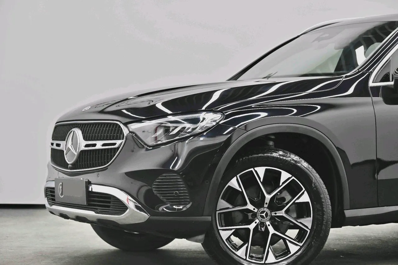 Mercedes Benz 2023 GLC 260 L 4MATIC 48V 2.0T Dynamic 5-seat Automatic Gear 4