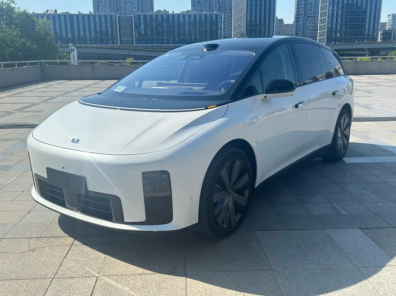 Li 2025 i8 Standard Edition Automatic Gear - View 1