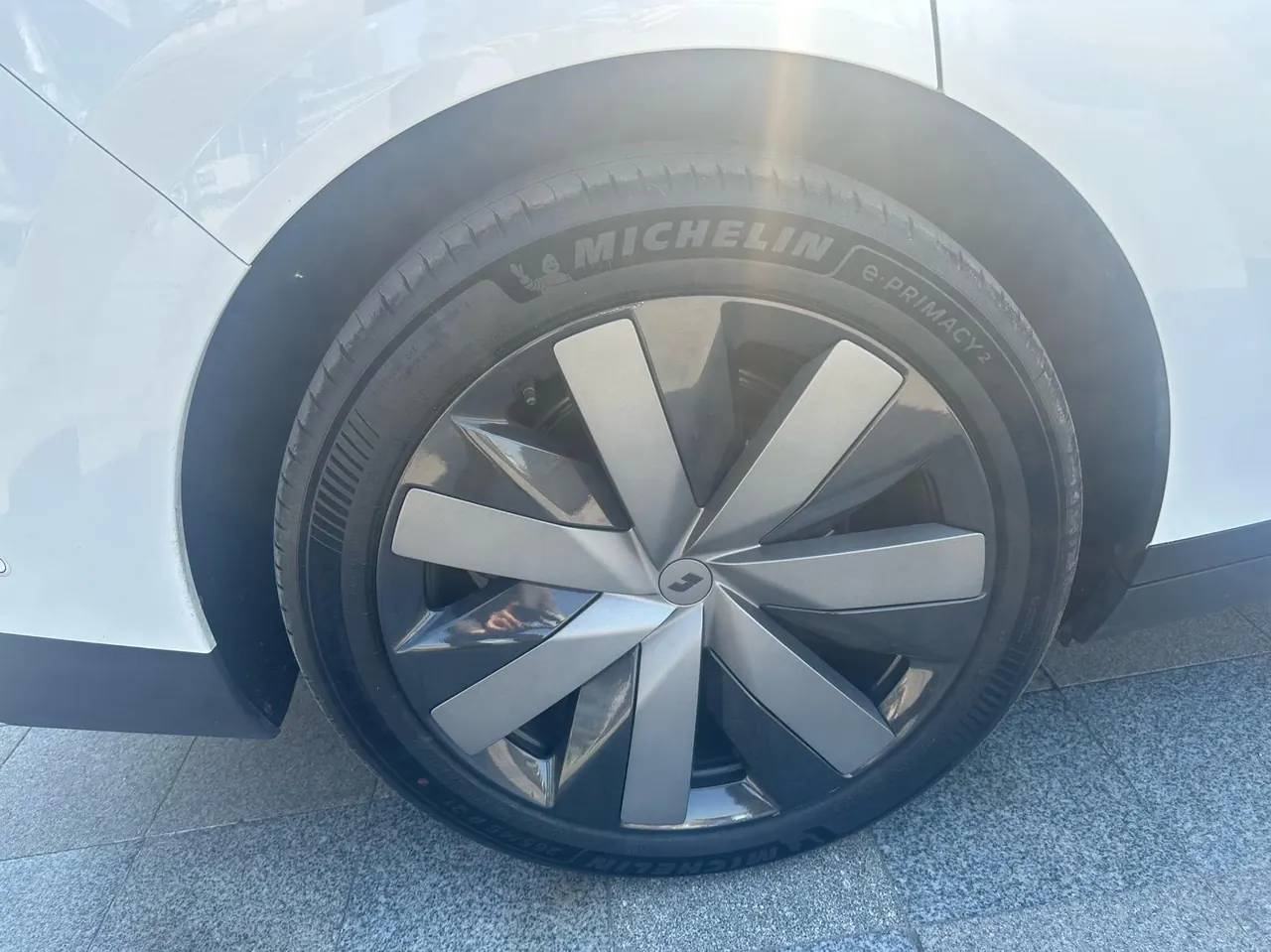 Li 2025 i8 Standard Edition Automatic Gear 8
