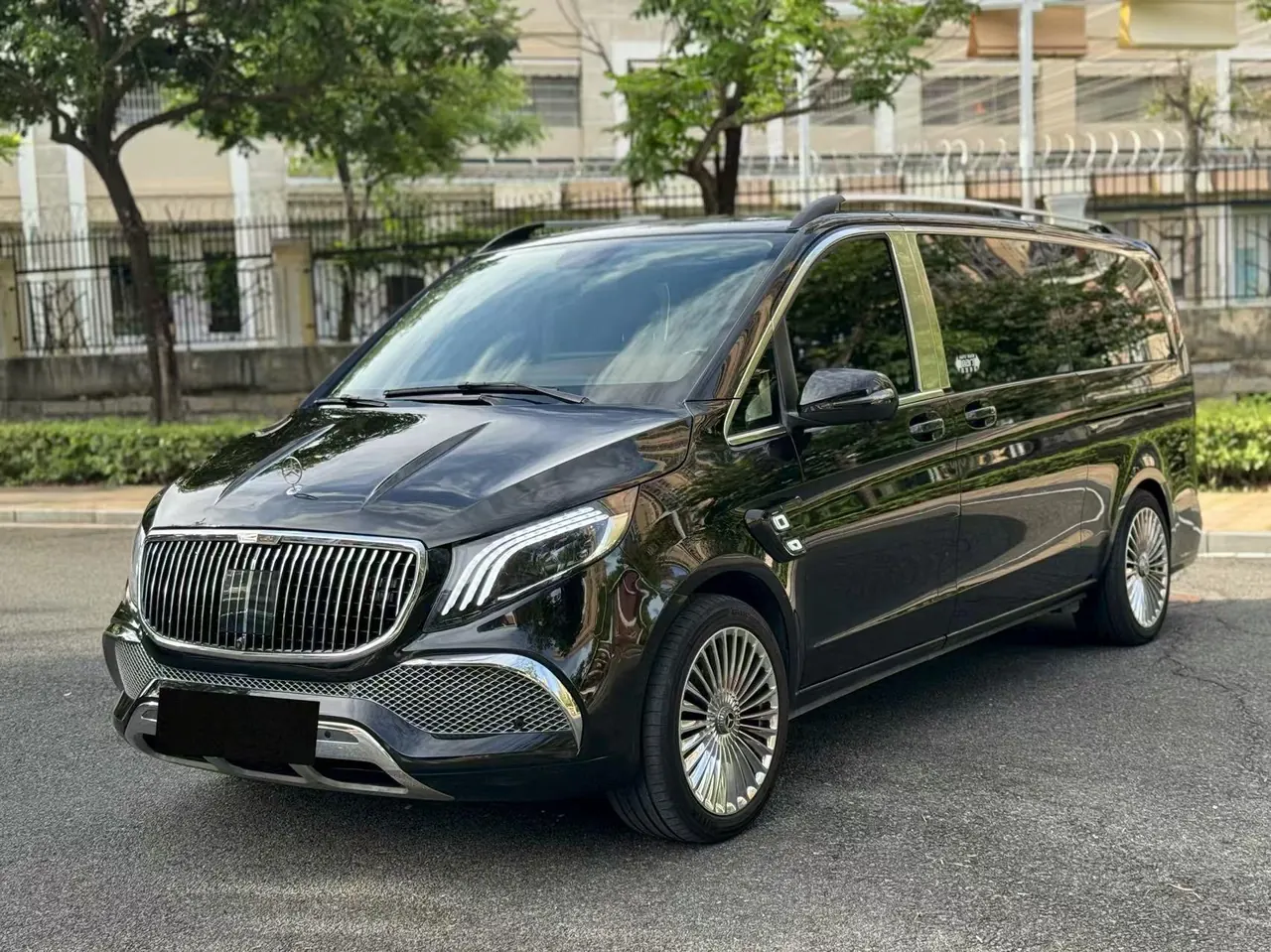 Open image lightbox: Mercedes Benz 2023 Vito 2.0T Business Edition 7-seat Automatic Gear