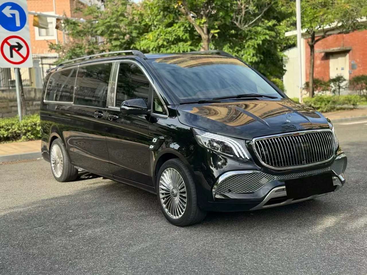Mercedes Benz 2023 Vito 2.0T Business Edition 7-seat Automatic Gear 3