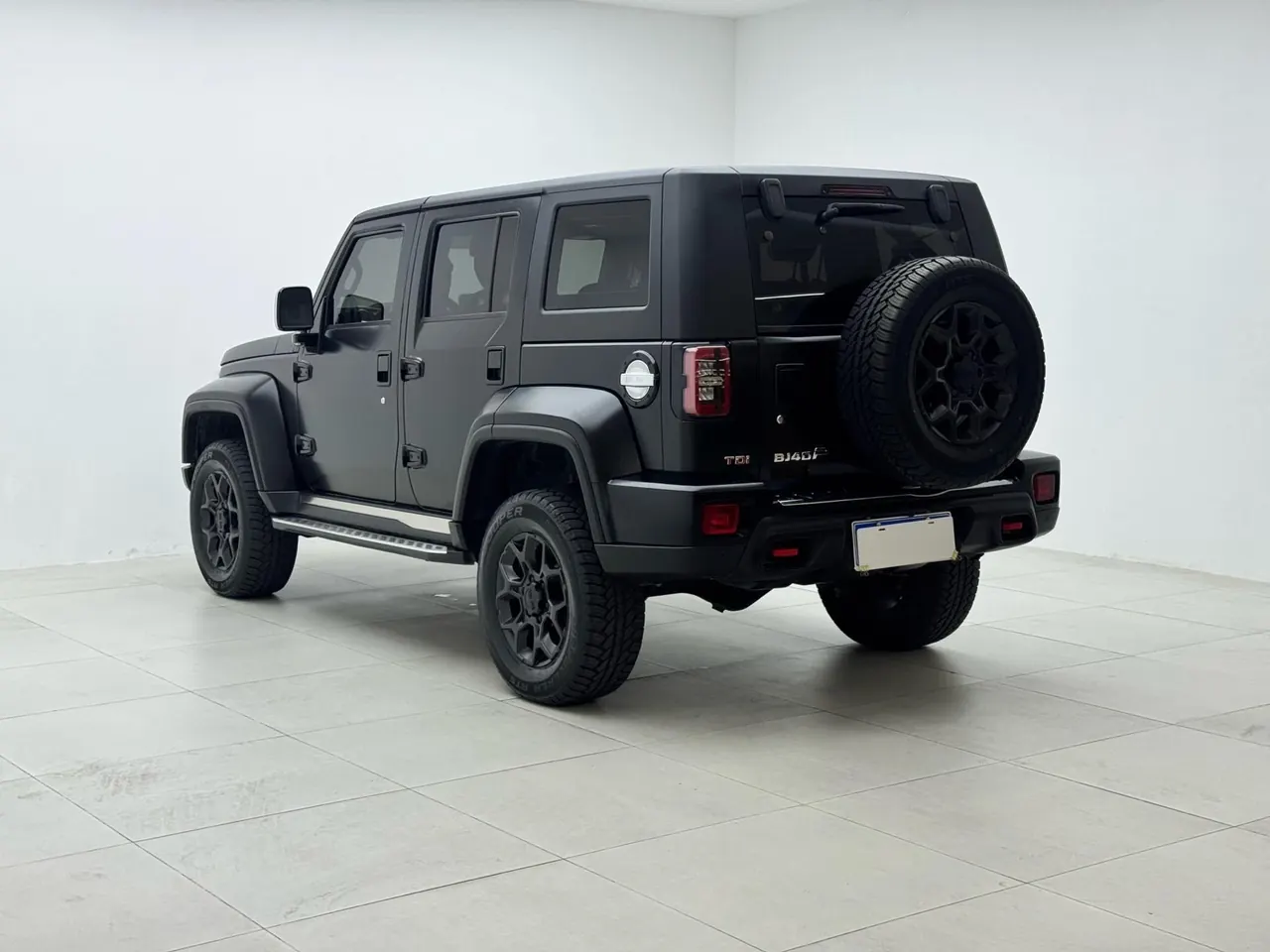 Beijing 2023 BJ40 2.0D Four-wheel Drive Blade Hero Edition Chivalrous Automatic Gear 9
