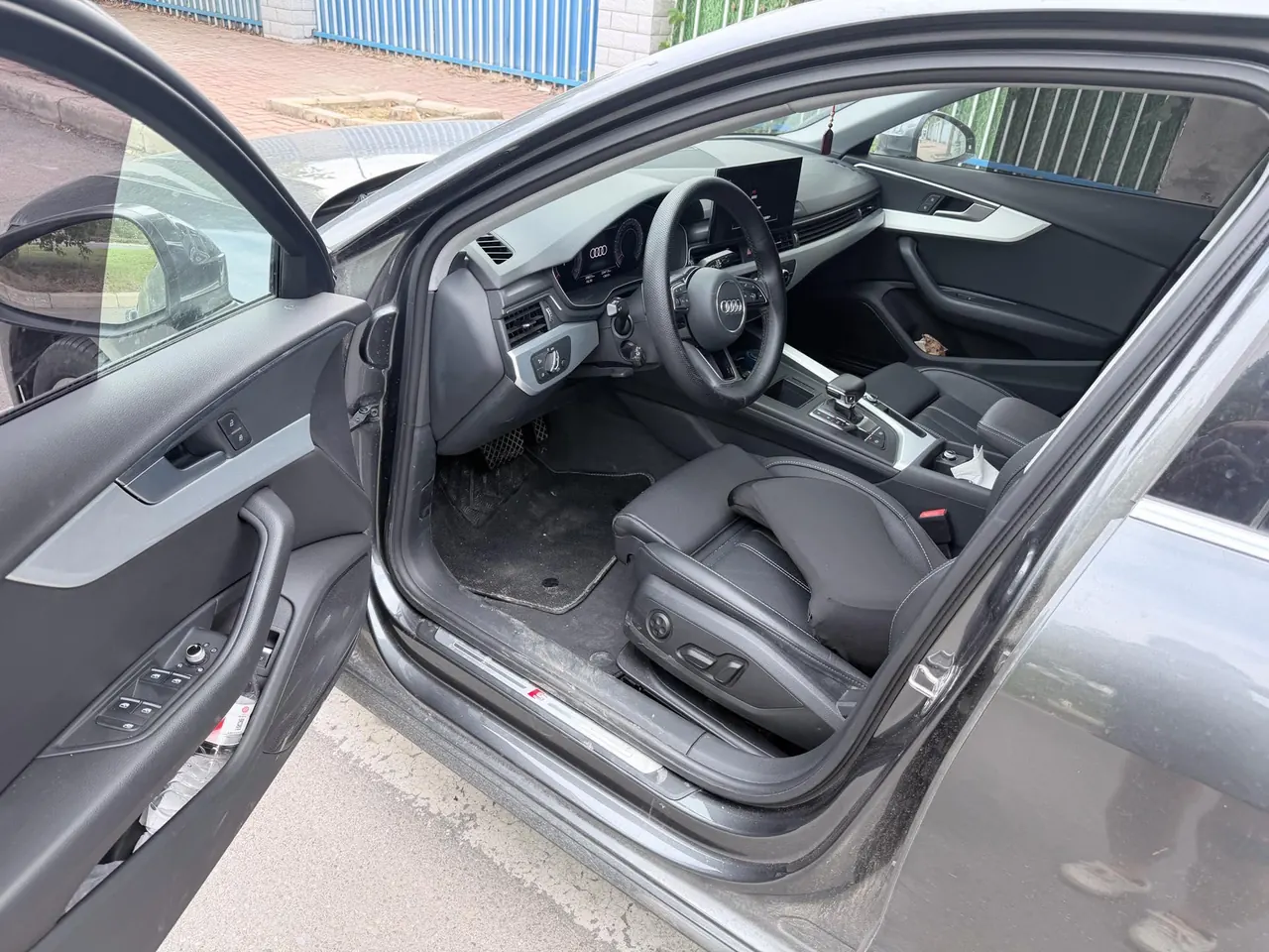 Audi 2023 A4L 2.0TFSI 40TFSI Fashion Dynamic Automatic 2