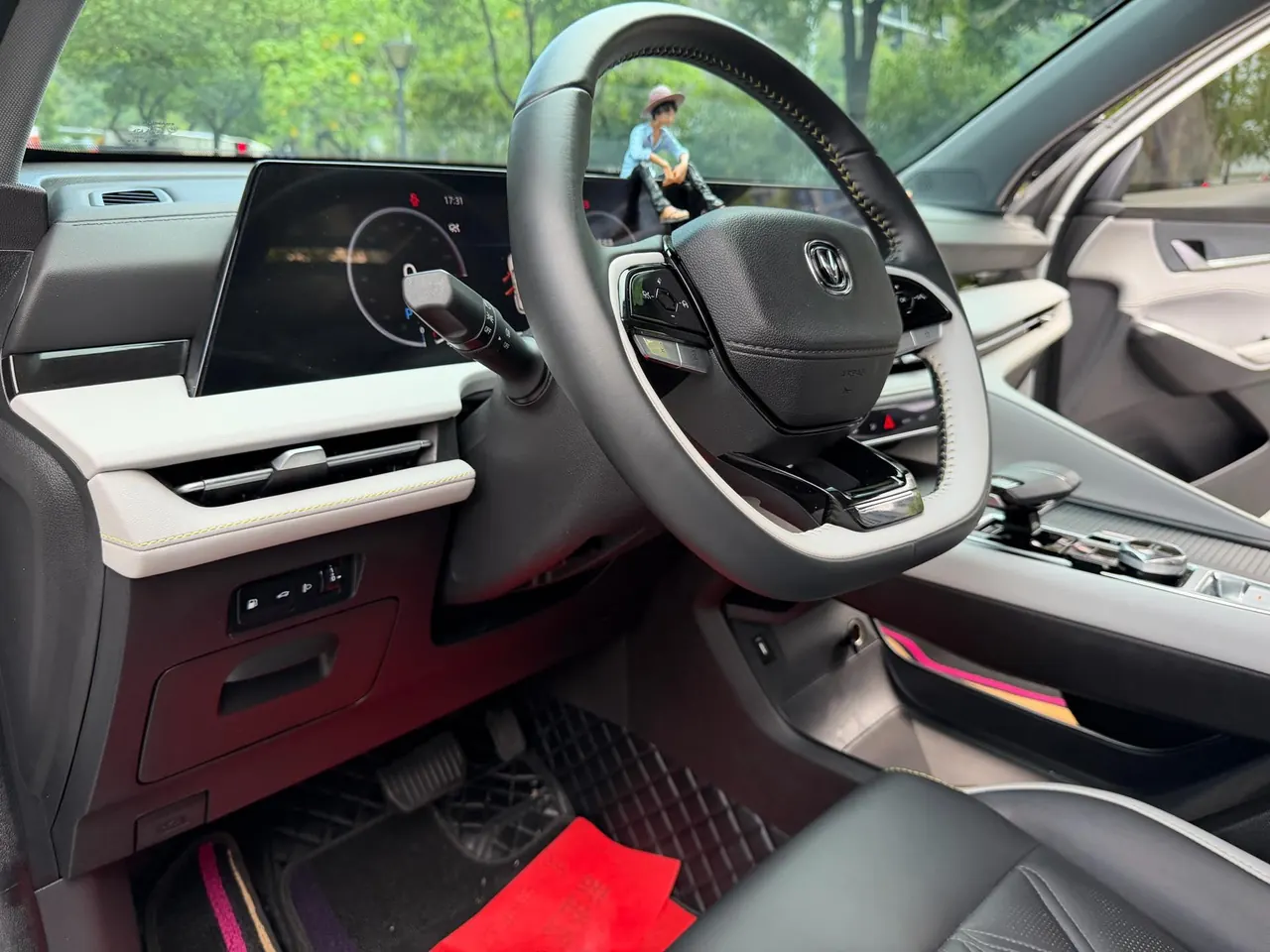 ChangAn 2023 CS75 PLUS iDD 1.5T Three Clutch Smart Collar Automatic 12