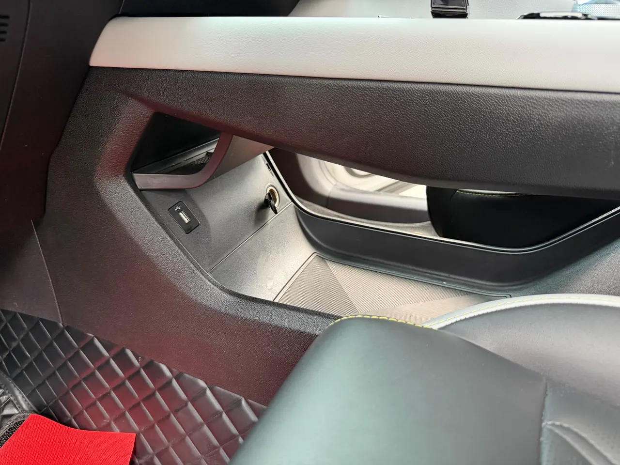 ChangAn 2023 CS75 PLUS iDD 1.5T Three Clutch Smart Collar Automatic 13