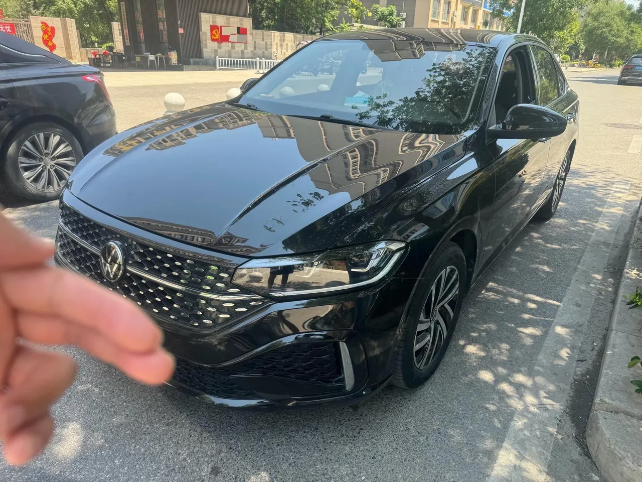 Volkswagen 2023 LaVida 1.5 Star 5 Million Edition Automatic Gear - View 1