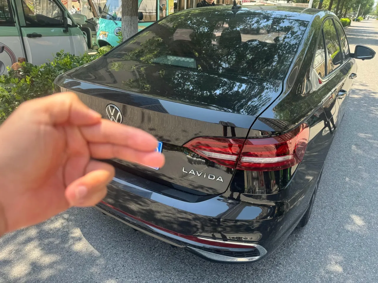 Volkswagen 2023 LaVida 1.5 Star 5 Million Edition Automatic Gear 4
