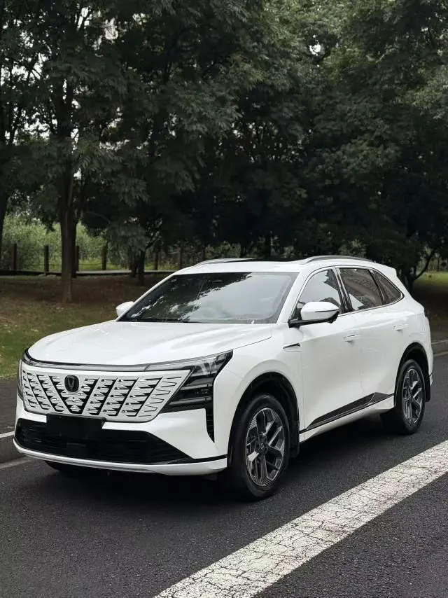 ChangAn 2025 CS75 PLUS 1.5T New Blue Whale Prestige Automatic - View 1