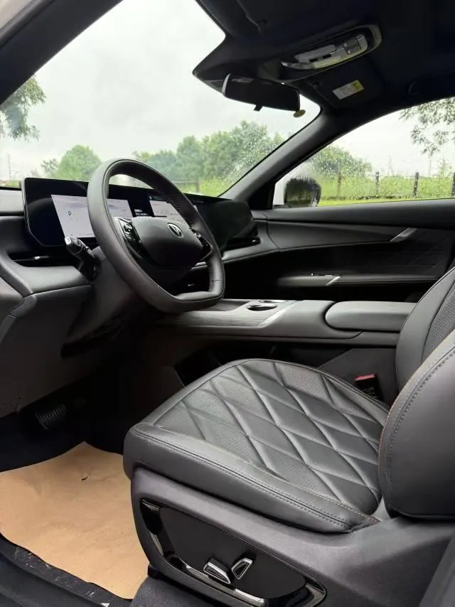 ChangAn 2025 CS75 PLUS 1.5T New Blue Whale Prestige Automatic 4