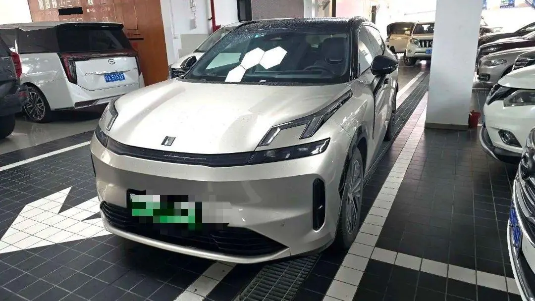 Open image lightbox: LYNK&CO 2023 LYNK&CO 08 EM-P 1.5T 120km Long Endurance Halo Automatic