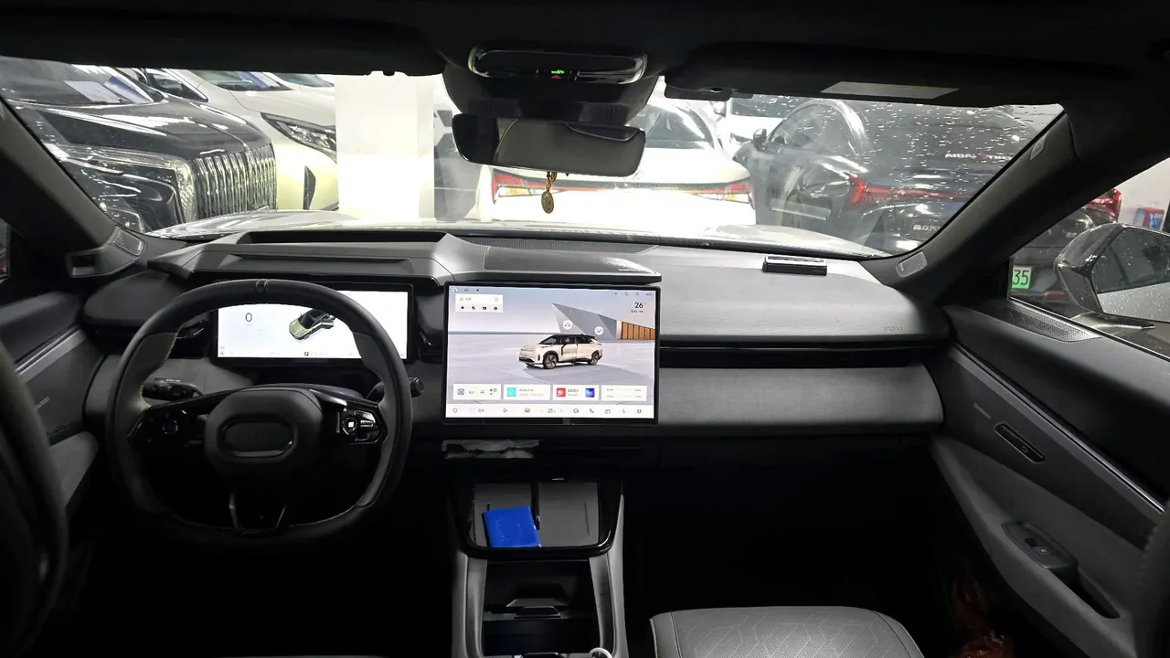 LYNK&amp;CO 2023 LYNK&amp;CO 08 EM-P 1.5T 120km Long Endurance Halo Automatic 4