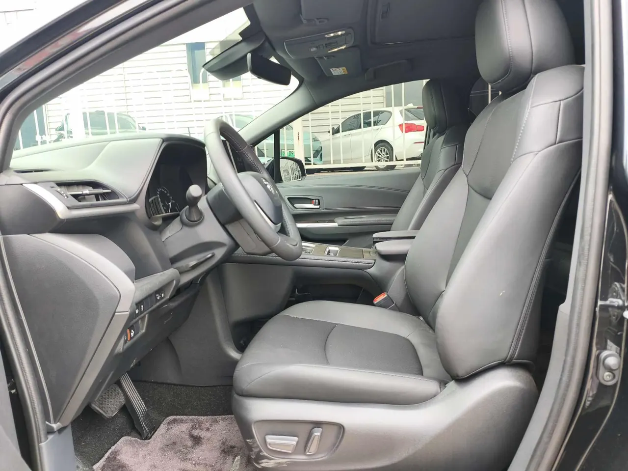 Toyota 2026 Sana 2.5 Stepless Four-wheel Drive Deluxe Edition Automatic Transmission 2
