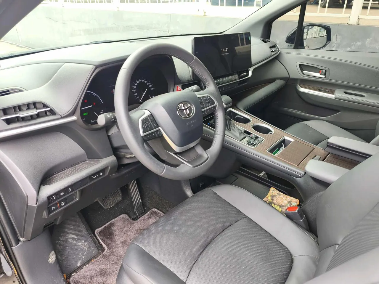 Toyota 2026 Sana 2.5 Stepless Four-wheel Drive Deluxe Edition Automatic Transmission 6