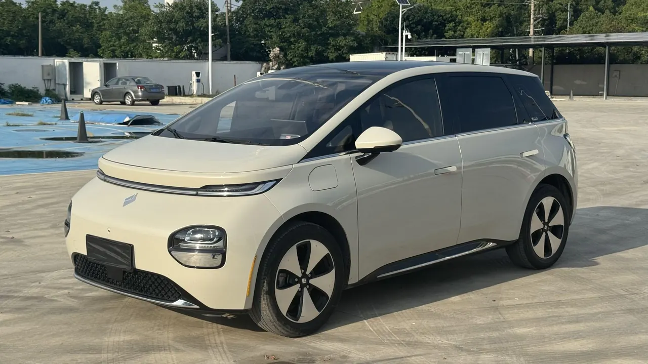 Открыть галерею: BaoJun 2023 cloud 460 Max automatic gear