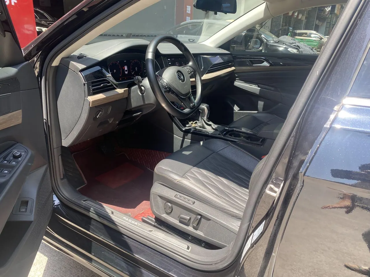 Volkswagen 2020 Passat 2.0TSI 330TSI Premium Edition Automatic Gear 4
