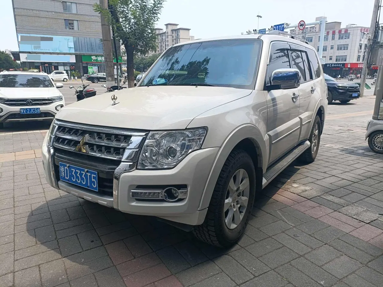 Открыть галерею: Mitsubishi Pajero (Imported) 2020 Pajero 3.0 Standard Automatic Gear