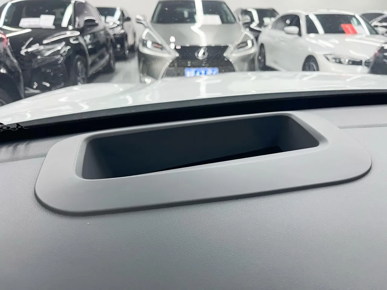 Geely Galaxy 2025 Starship 7 EM-i 1.5 120km Discovery Edition Automatic Gear 10