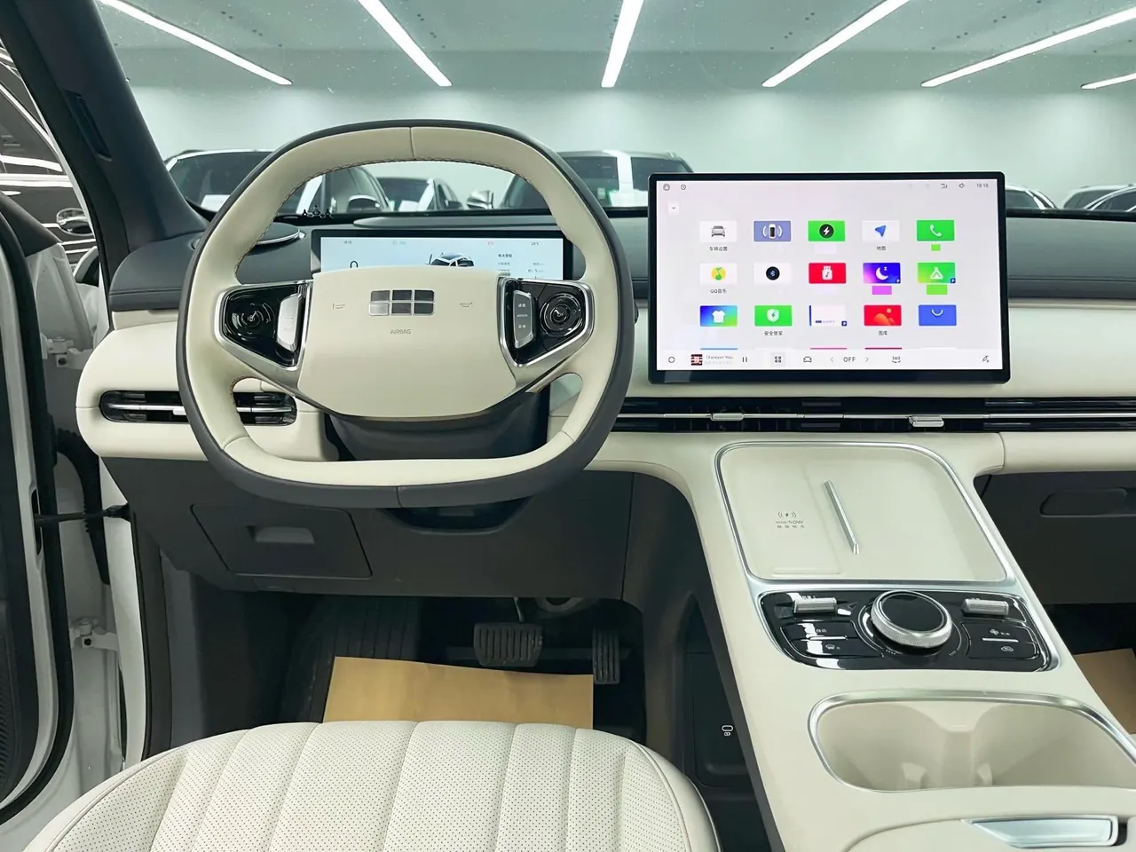 Geely Galaxy 2025 Starship 7 EM-i 1.5 120km Discovery Edition Automatic Gear 11