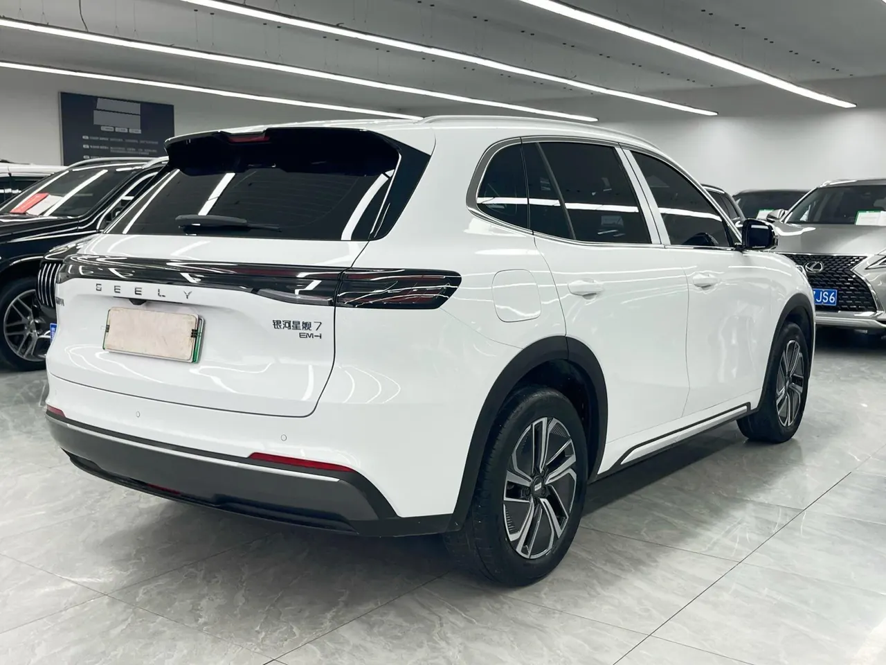 Geely Galaxy 2025 Starship 7 EM-i 1.5 120km Discovery Edition Automatic Gear 4