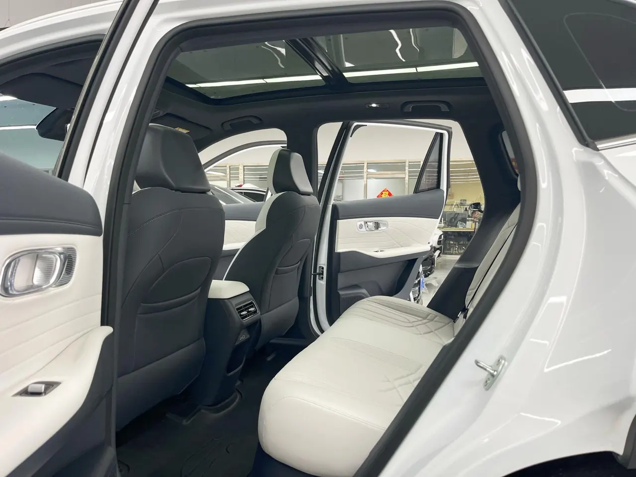 Geely Galaxy 2025 Starship 7 EM-i 1.5 120km Discovery Edition Automatic Gear 8