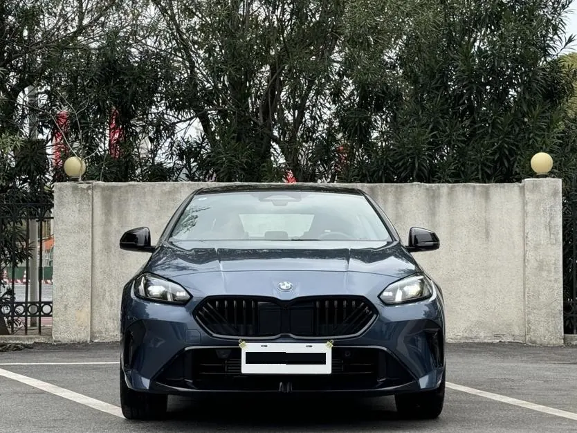BMW 2 series 2025 225L 2.0T M sports obsidian night suit automatic gear 6