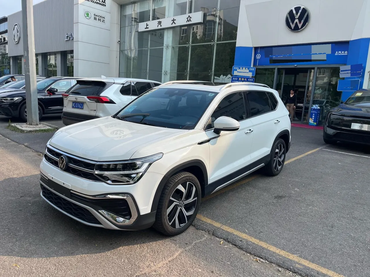 Volkswagen 2023 Tuyue 1.5TSI 300TSI Two-Drive Full Moon Edition Automatic Gear - View 1