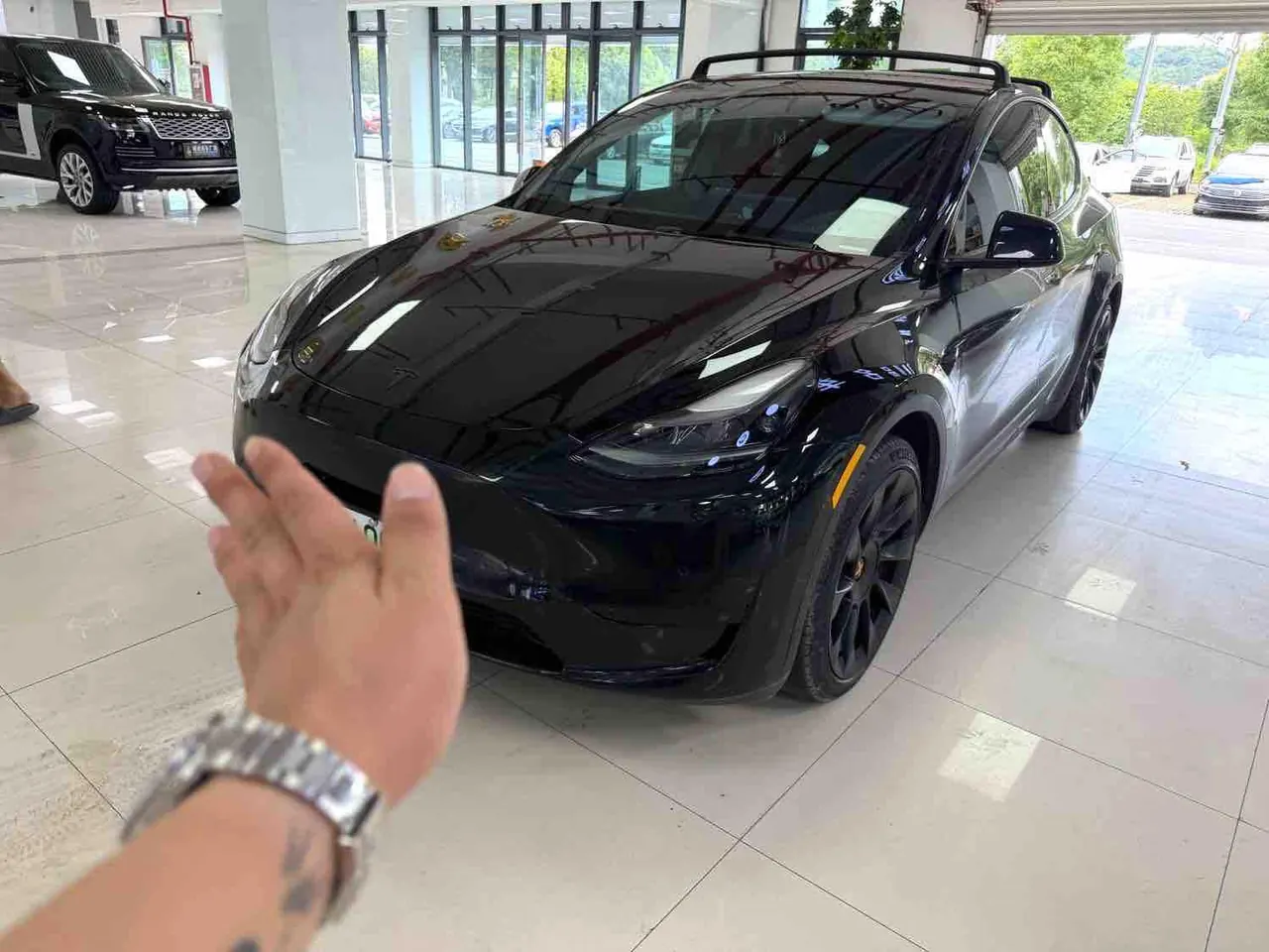 Open image lightbox: Tesla 2022 Model Y rear-wheel drive version automatic transmission