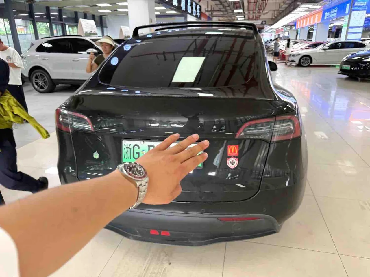 Tesla 2022 Model Y rear-wheel drive version automatic transmission 5