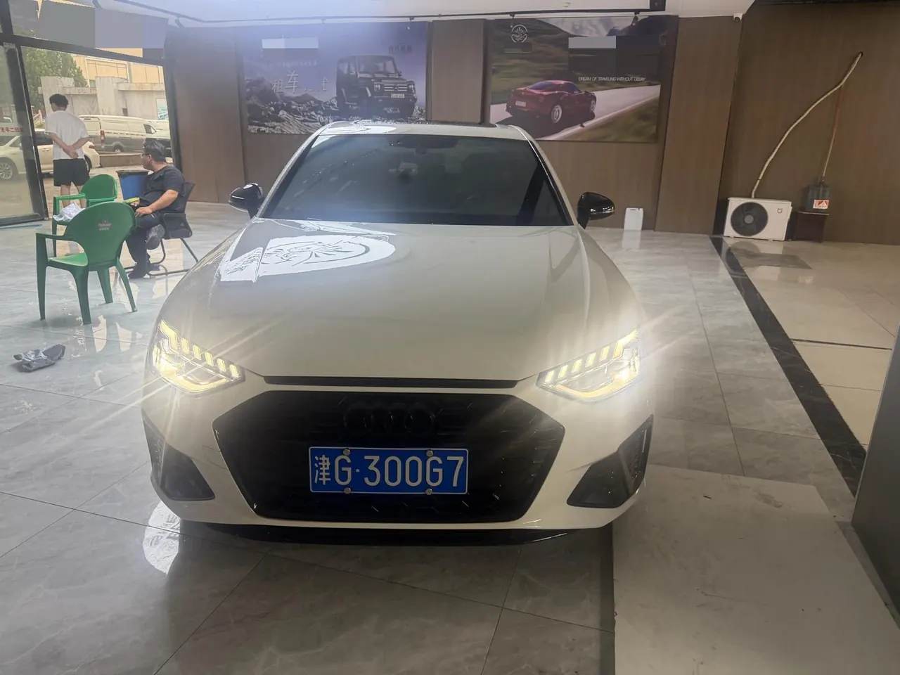 Audi 2023 A4L 2.0TFSI 40TFSI Deluxe Dynamic Automatic 2