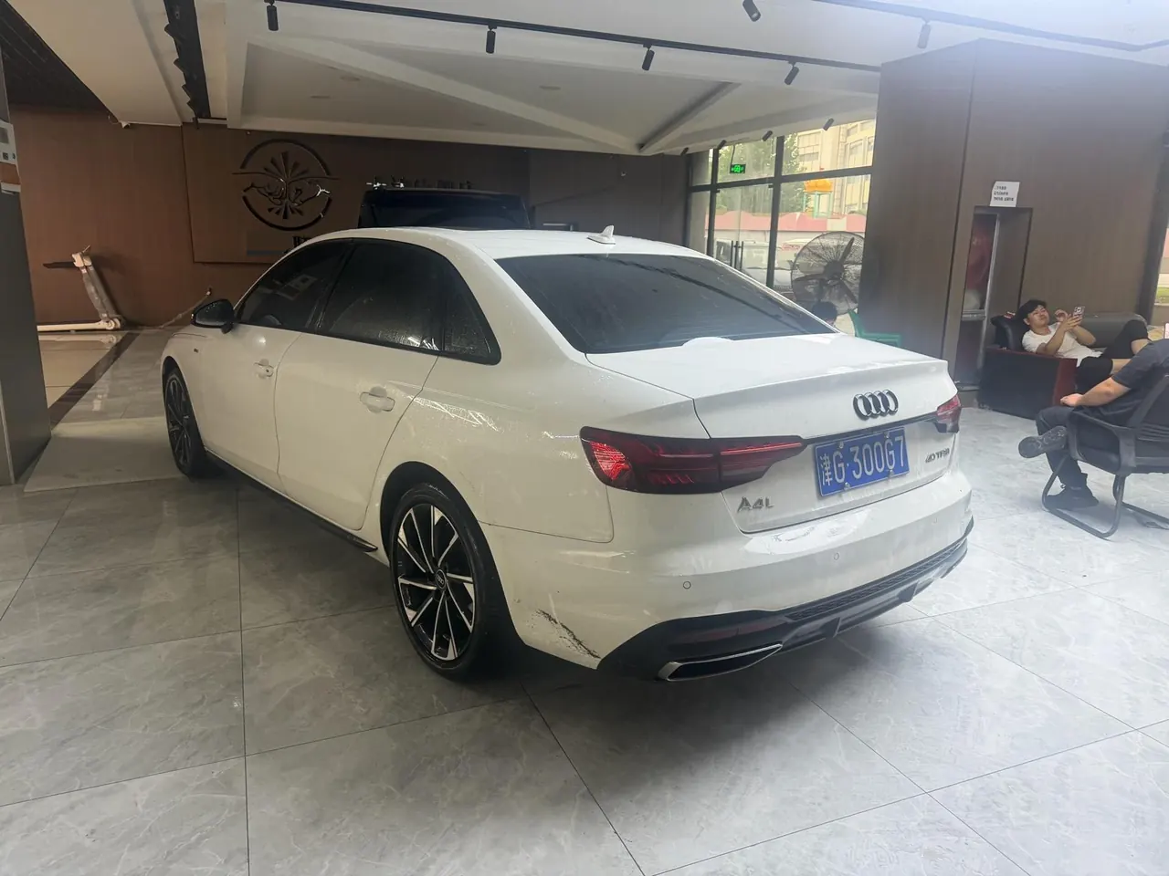 Audi 2023 A4L 2.0TFSI 40TFSI Deluxe Dynamic Automatic 5