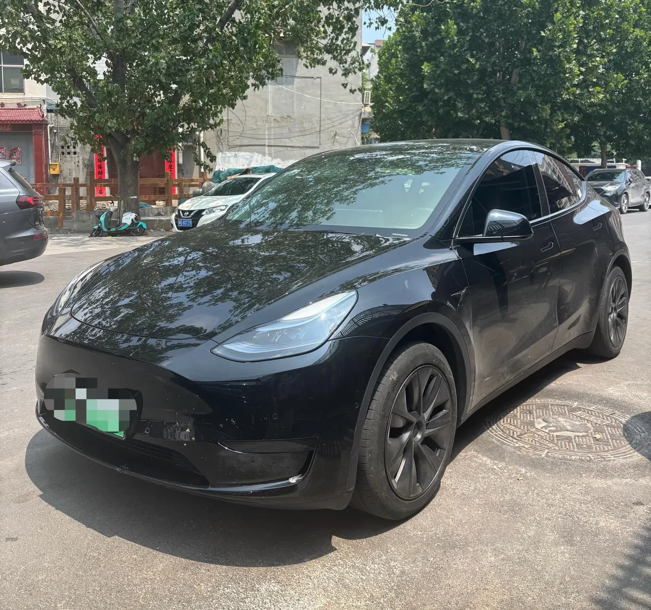 Open image lightbox: Tesla 2023 Model Y rear-wheel drive version automatic transmission