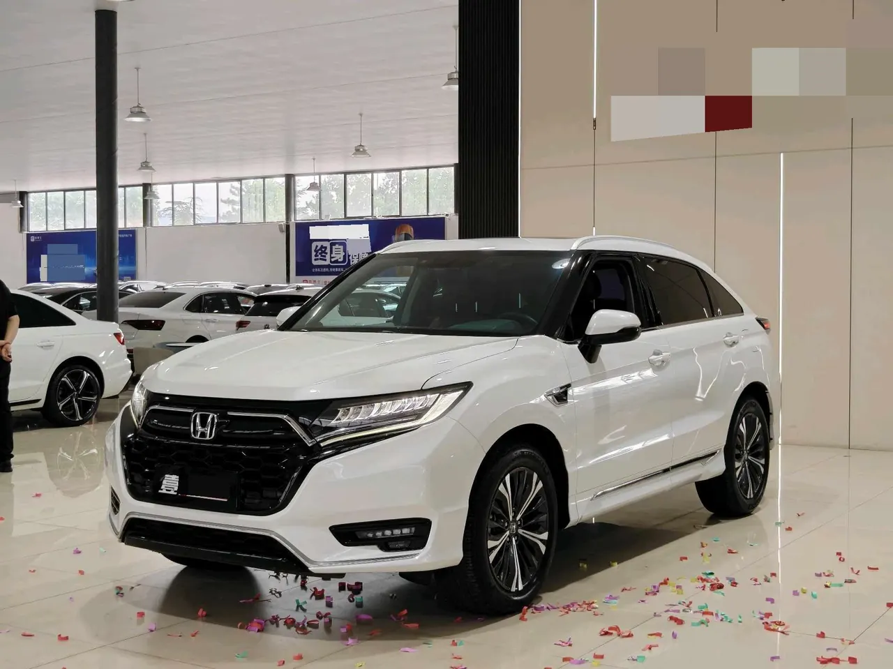 Open image lightbox: Honda 2020 UR-V 2.0T 370TURBO 4-wheel drive exclusive automatic gear