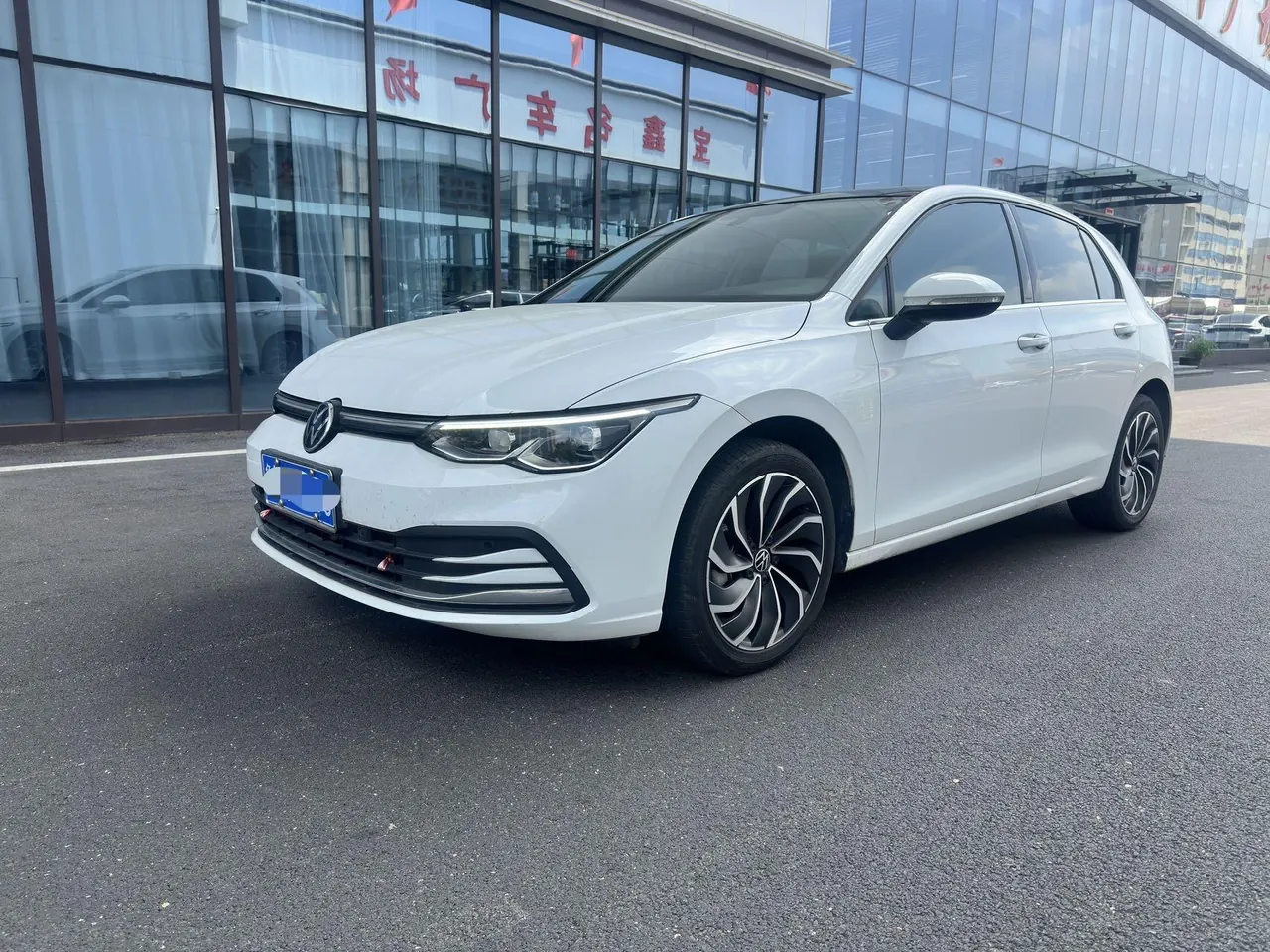 Volkswagen 2023 Golf 8 PRO 1.4TSI 280TSI (facelift) automatic transmission - View 1