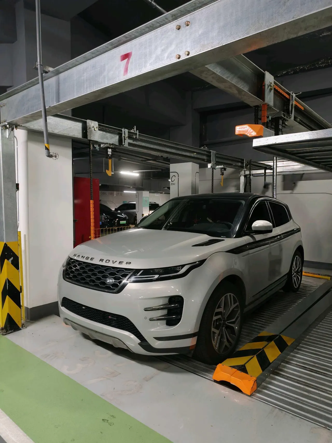 Land Rover 2023 Range Rover Aurora L 48V 2.0T 249PS Deluxe Automatic Gear - View 1