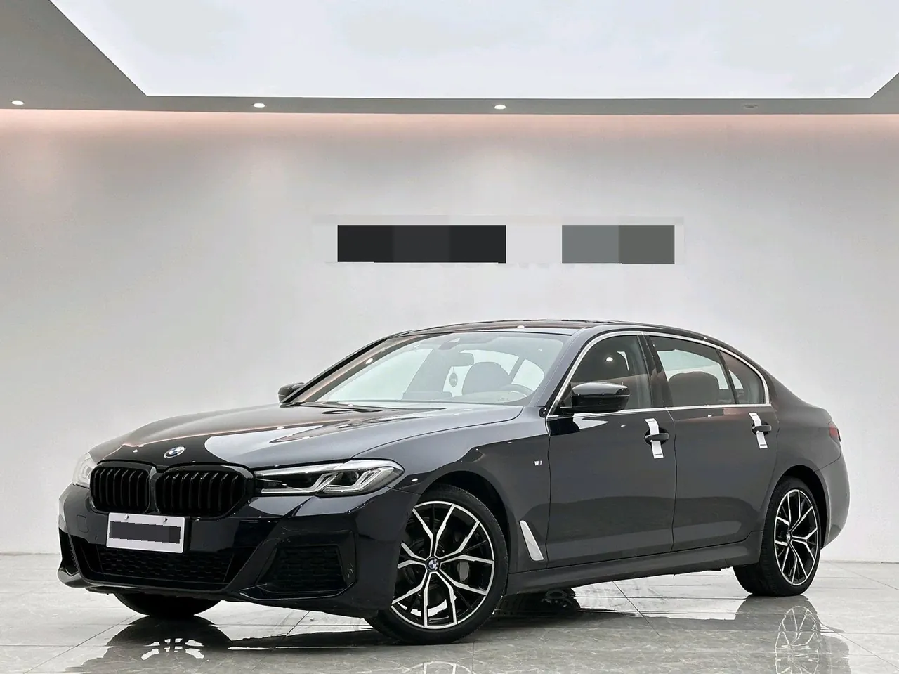 BMW 5 Series 2022 530Li 2.0T Exclusive M Sports Suit Automatic Gear - View 1
