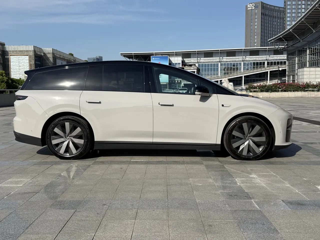 Li 2025 i8 Standard Edition Automatic Gear 4