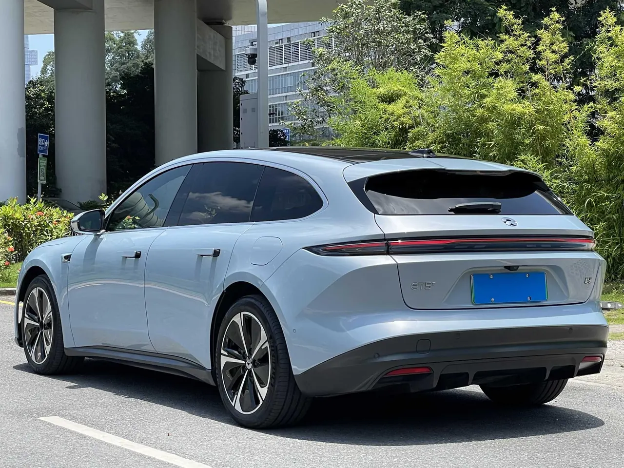 NIO 2024 ET5T 75kWh Touring automatic 7