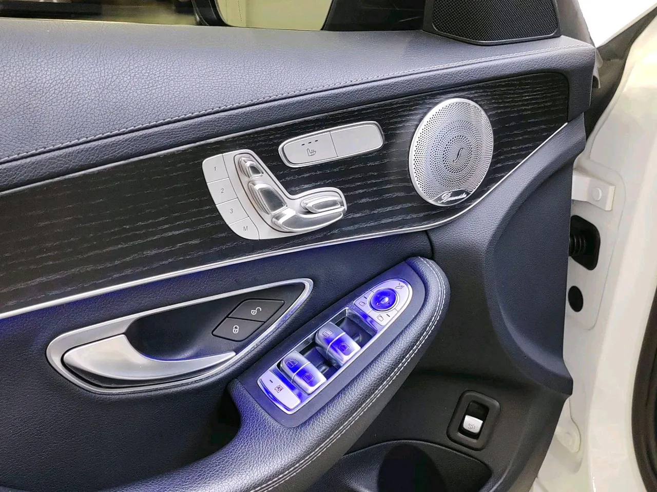Mercedes Benz Class C 2021 C 260 L 48V 1.5T Sports Star Yao Zhen Tibetan Edition Automatic Gear 12
