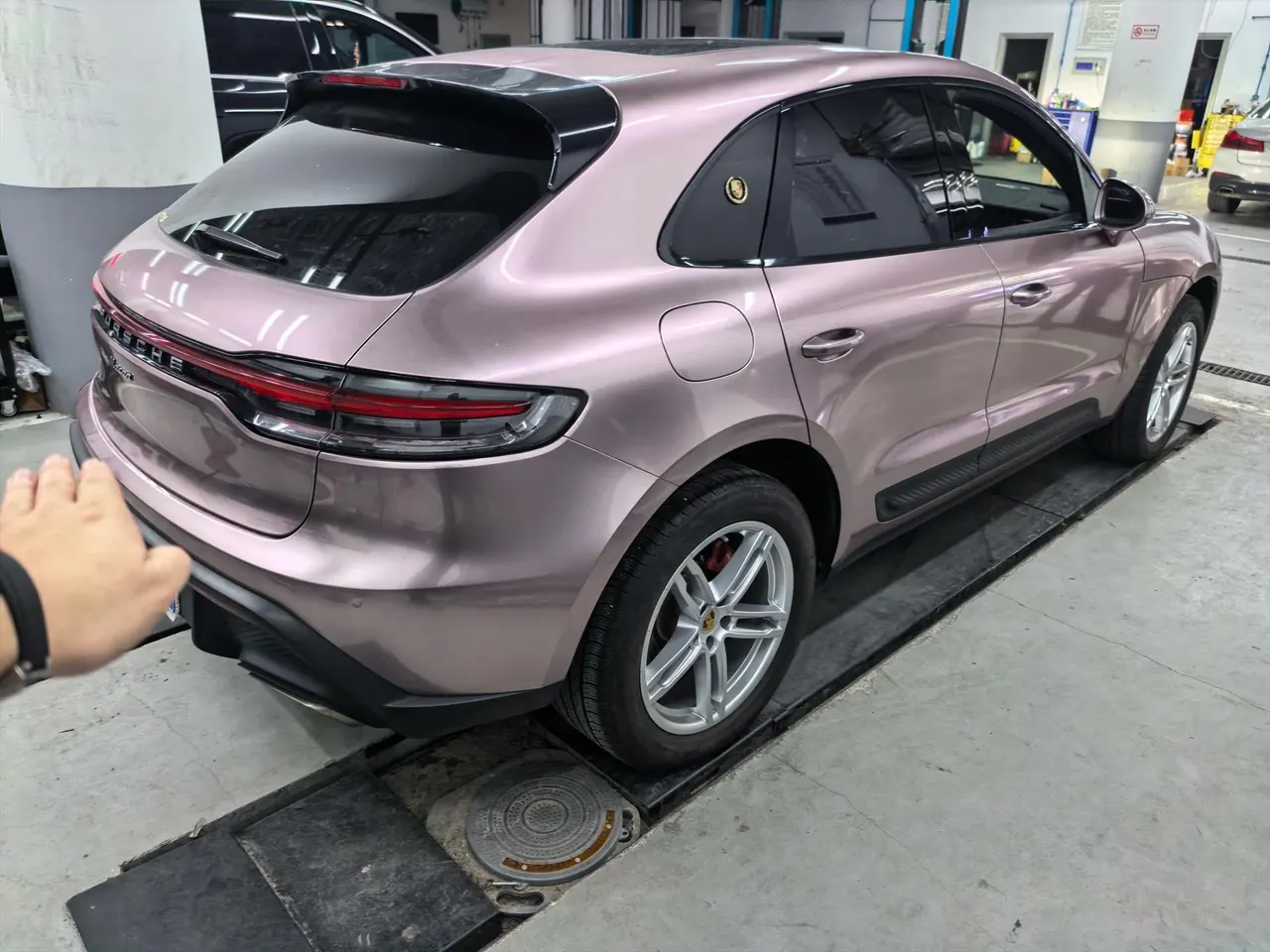 Porsche Macan (Imported) 2022 Macan 2.0T Automatic Gear 5