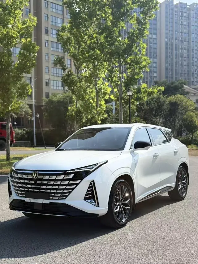Open image lightbox: ChangAn 2025 UNI-Z 1.5T honorable automatic gear