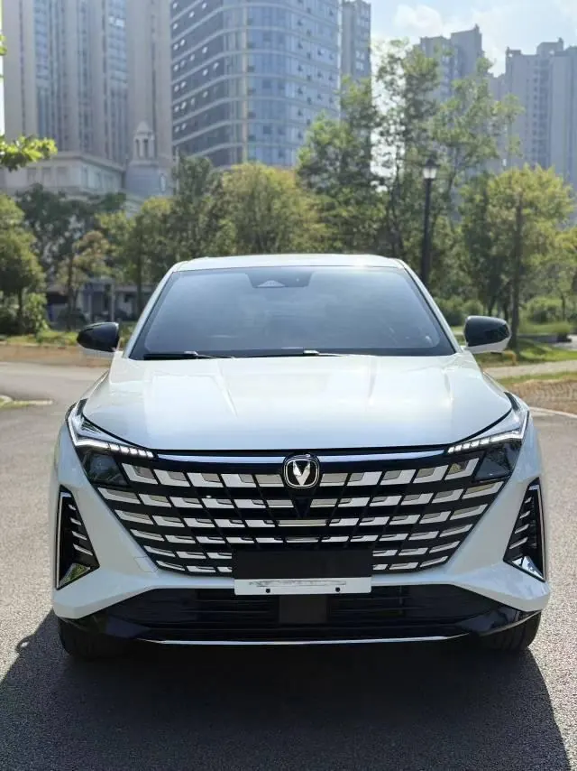 ChangAn 2025 UNI-Z 1.5T honorable automatic gear 2