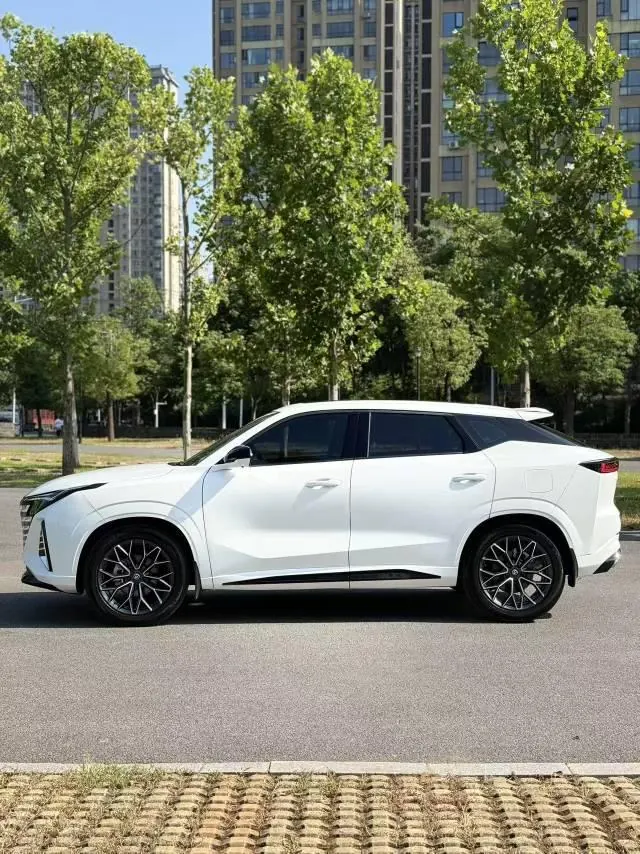 ChangAn 2025 UNI-Z 1.5T honorable automatic gear 3