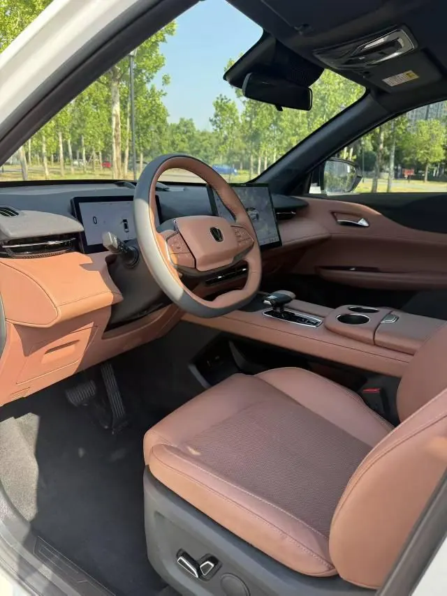 ChangAn 2025 UNI-Z 1.5T honorable automatic gear 5