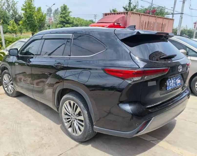 Toyota 2022 Highlander Dual Engine 2.5 Stepless Four-wheel Drive Premium Edition 7-seat Automatic Gear 2